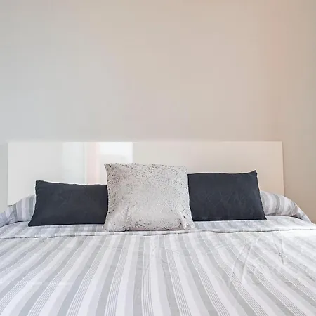 Cozy Nest Apartment *